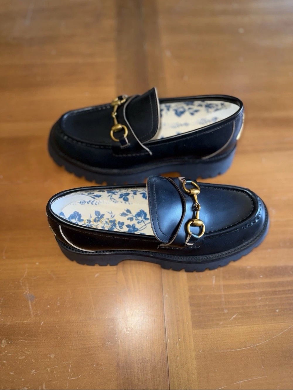GUCCI Cordovan Lux Lug Sole Black Gold Horsebit Bee Loafers EU 40.5 Luxury Chic - Picture 3 of 12